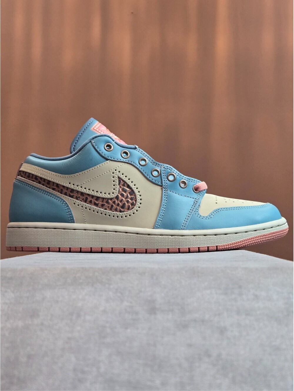 Air Jordan 1 Low Special Edition Somos Eternos, Turquoise (IM8120-464) Men's 9.5